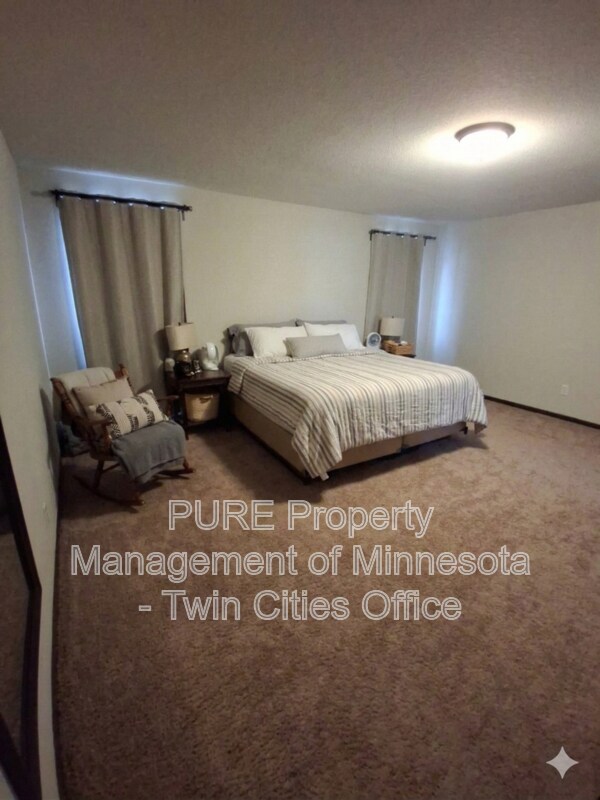 Building Photo - 1704 Basswood Ct