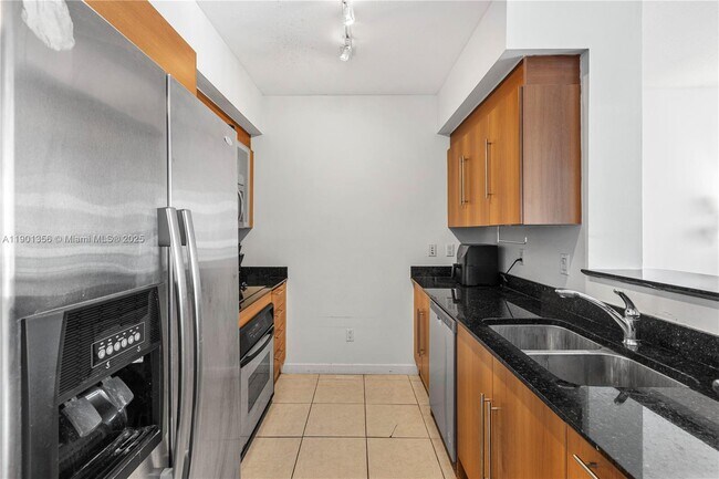 Building Photo - 335 S Biscayne Blvd