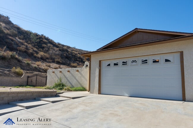 Building Photo - 26603 Berino Dr