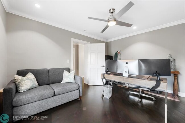 Building Photo - 331 Lido Dr