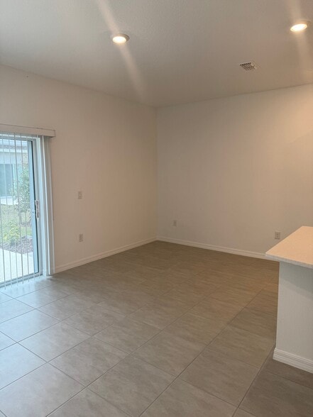 Building Photo - 2803 Puffin Pl