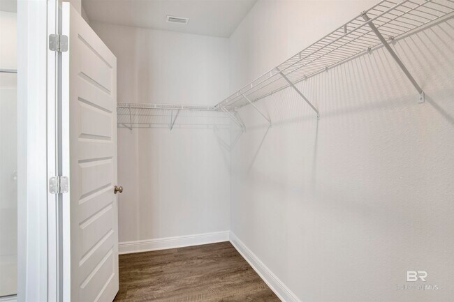 Building Photo - 24847 Smarty Jones Cir