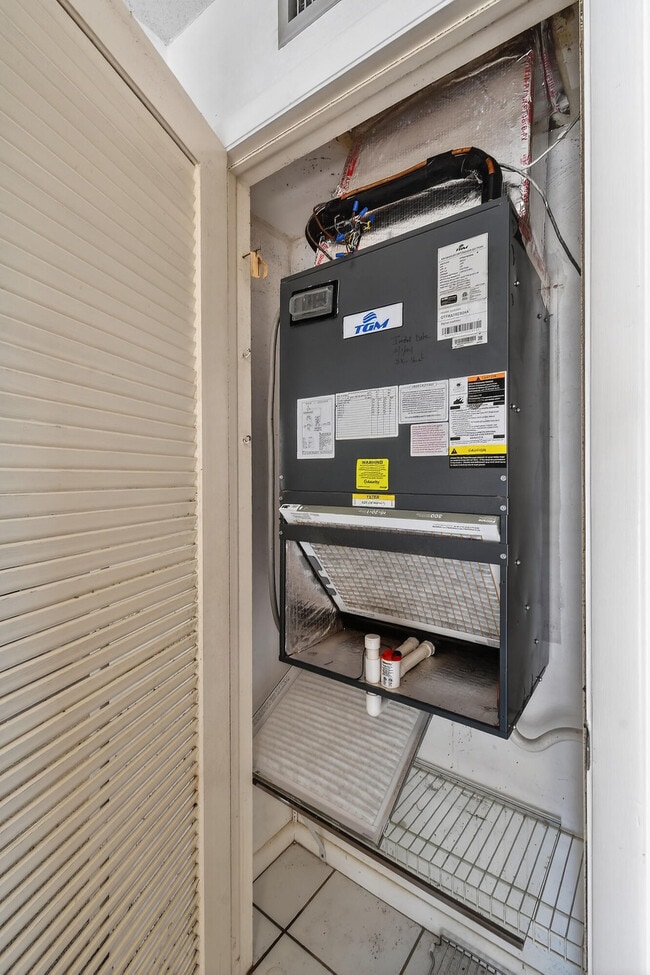 Building Photo - 3150 Meridian Way S