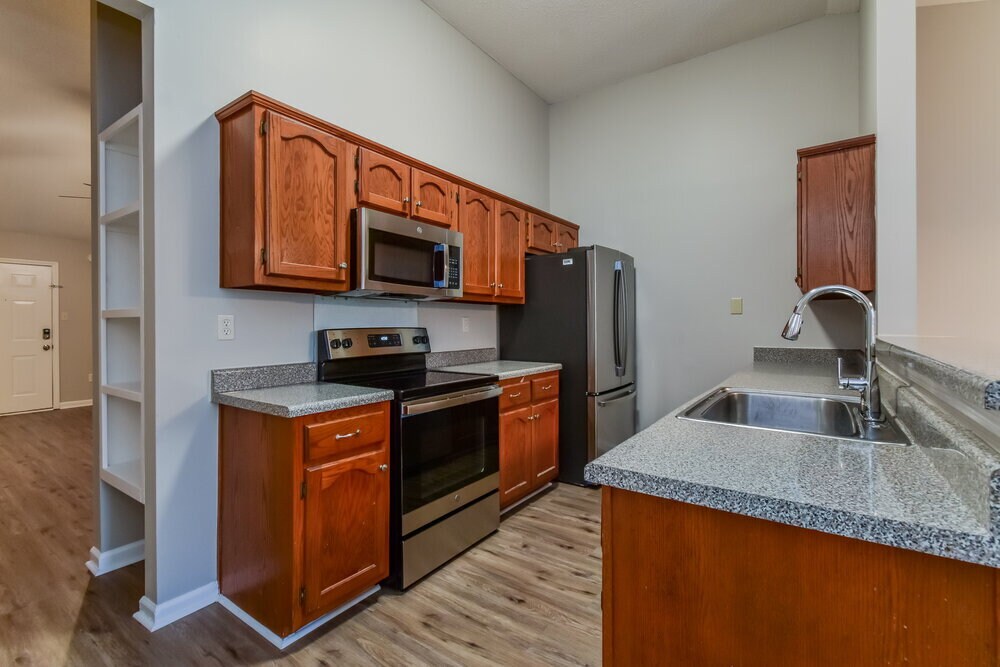 Building Photo - 5580 Kaitlyn Dr E