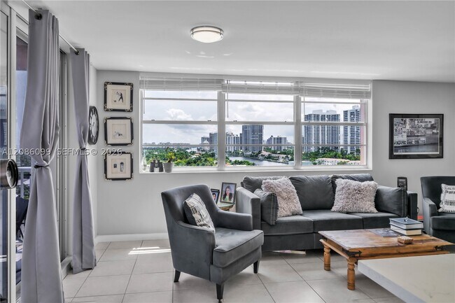 Building Photo - 3161 S Ocean Dr