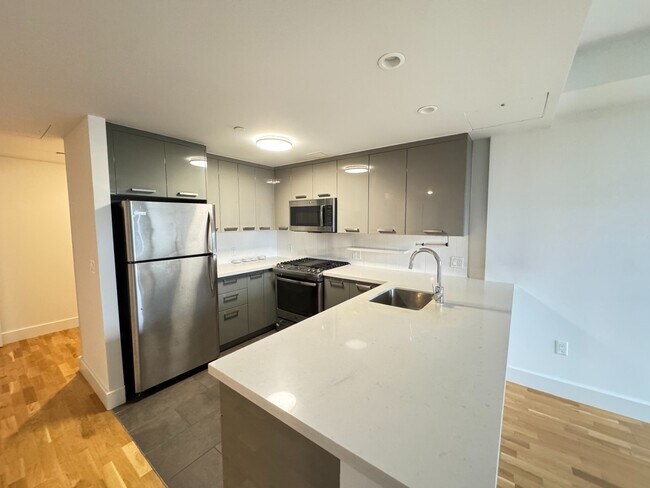 Primary Photo - 310 Clarkson Ave