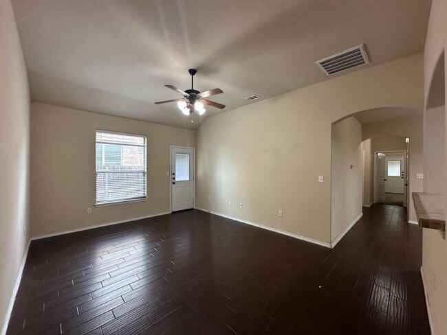 Building Photo - Townhome for rent