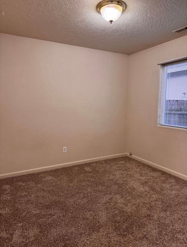 Building Photo - 655 Arthur Ave