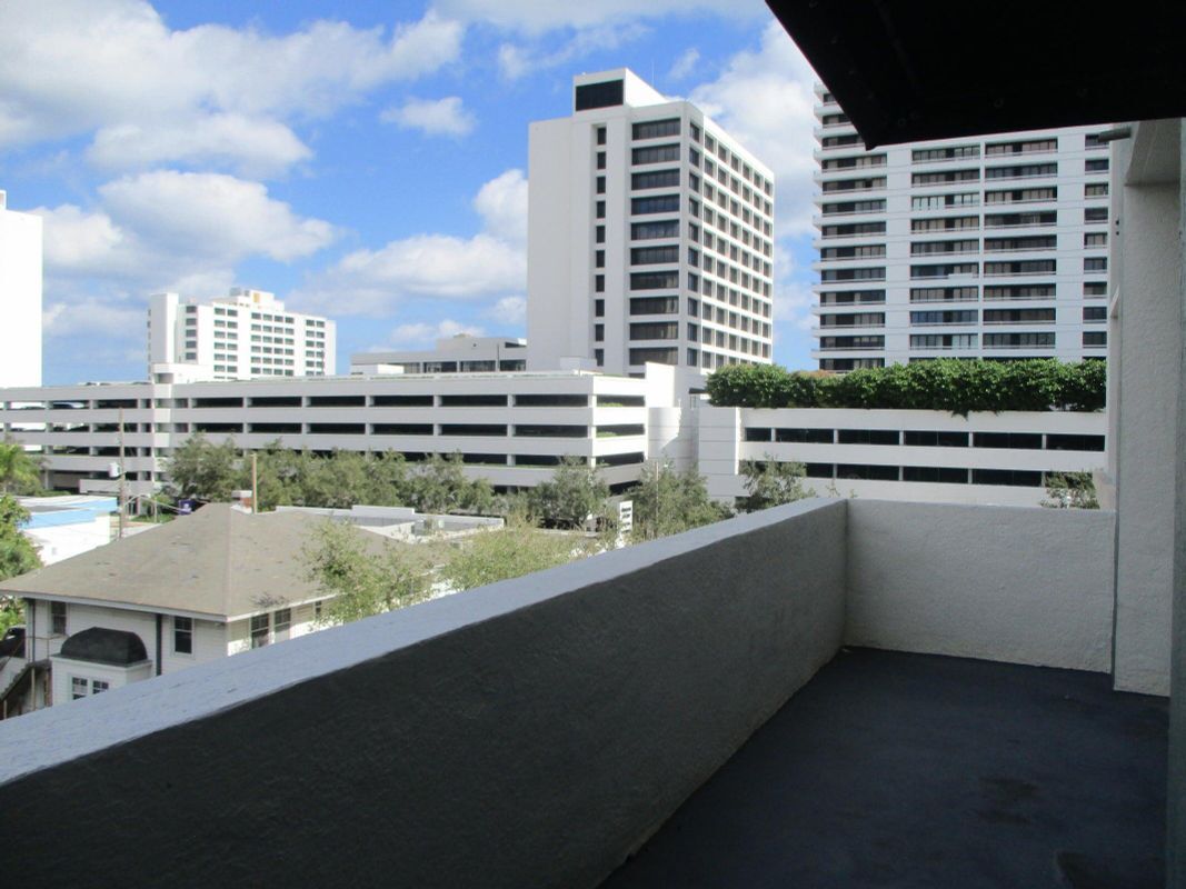 Building Photo - 600 S Dixie Hwy