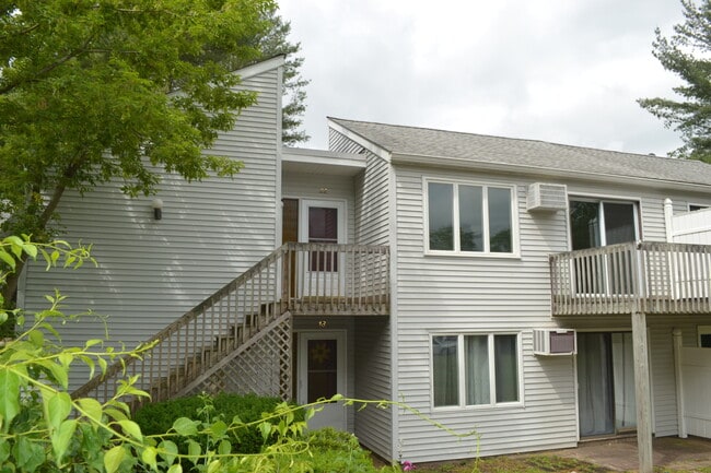 Exterior - 85 Old Town Rd