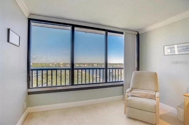 Building Photo - 5911 Midnight Pass Rd