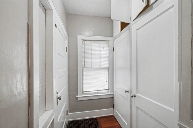 Building Photo - Charming 3 Bed, 1 Bath Rental in Downtown Bay City - $1250/month