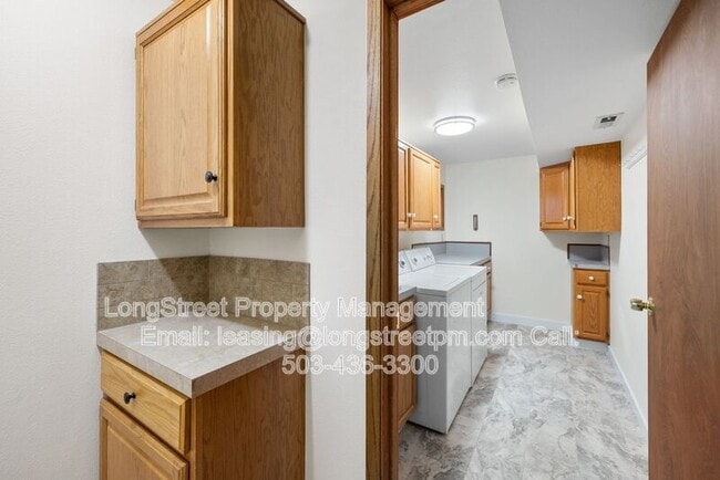 Building Photo - 13777 SE 115th Ave