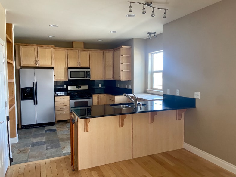 Building Photo - 2561 Overlook Blvd