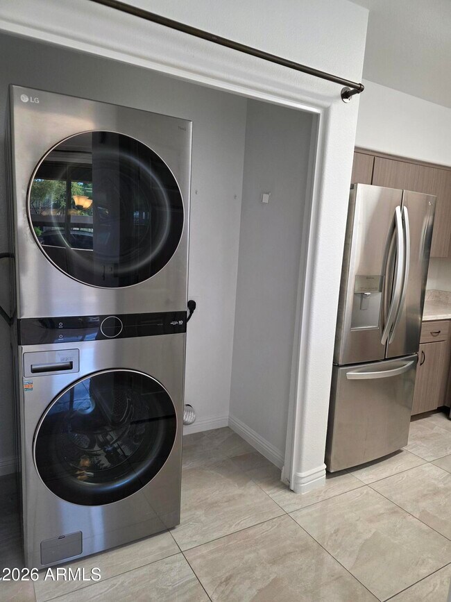 Building Photo - 20100 N 78th Pl