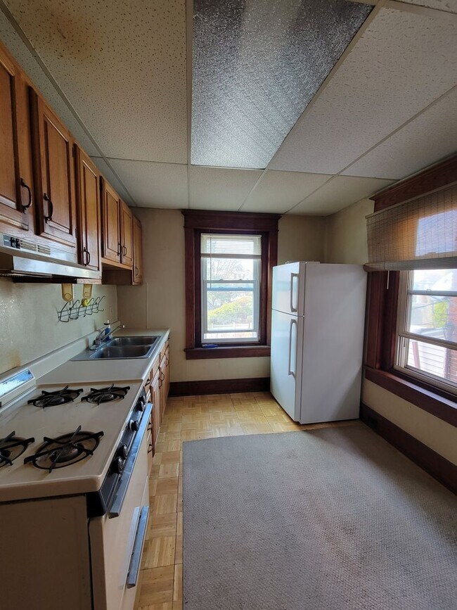 Building Photo - 1107 Maple St