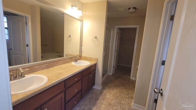 Building Photo - 5524 Tucker Circle