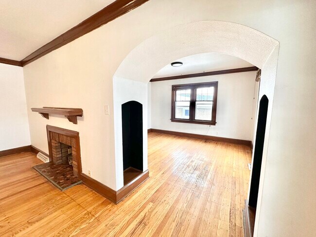 Building Photo - 7705 W Rogers St