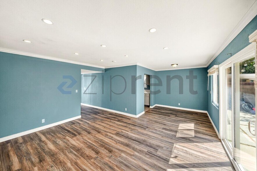 Building Photo - 45463 Foxton Ave