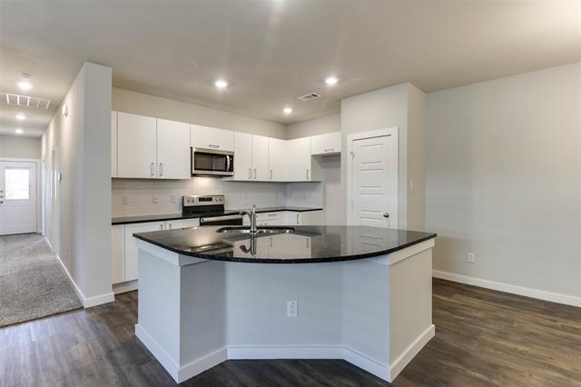 Building Photo - 617 Blackland dr