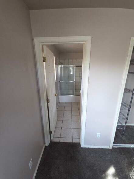 Building Photo - 10228 Belnap Pl
