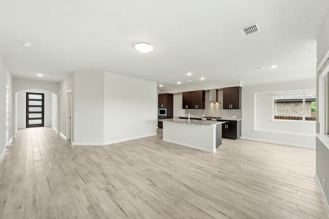 Building Photo - 920 Elk Rdg Run