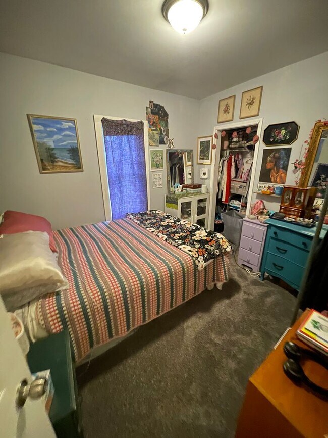 Building Photo - 2317 W 9th St