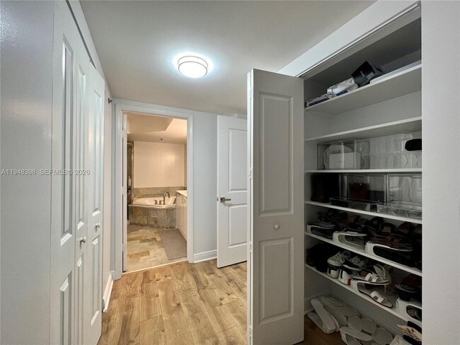 Building Photo - 2681 N Flamingo Rd