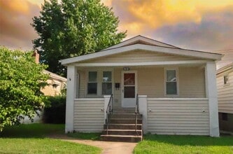 Building Photo - 6418 Hoffman Ave