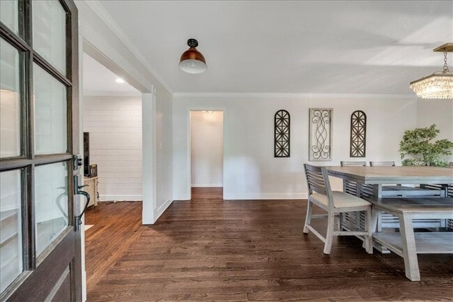 Building Photo - 5592 Colton Dr NE