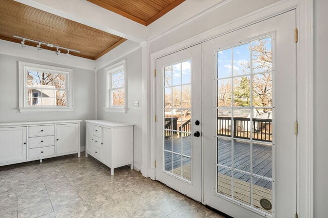 Building Photo - Standout 3-bed, 1.5-bath 1930s Richmond home full of vintage charm