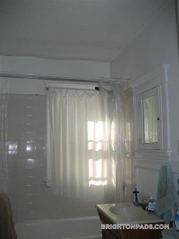 Building Photo - 9 Radnor Rd