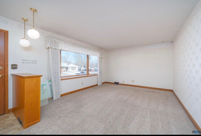 Front living area - 2605 W 34th St