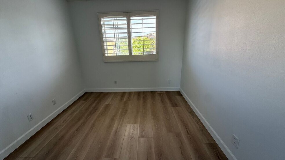 Building Photo - 8382 E Truckee Way