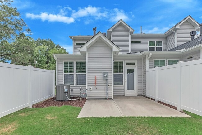 Building Photo - 3/3.5 NC State Townhome Near Centennial Campus