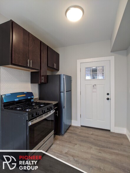 Building Photo - 1128 Maple Ave