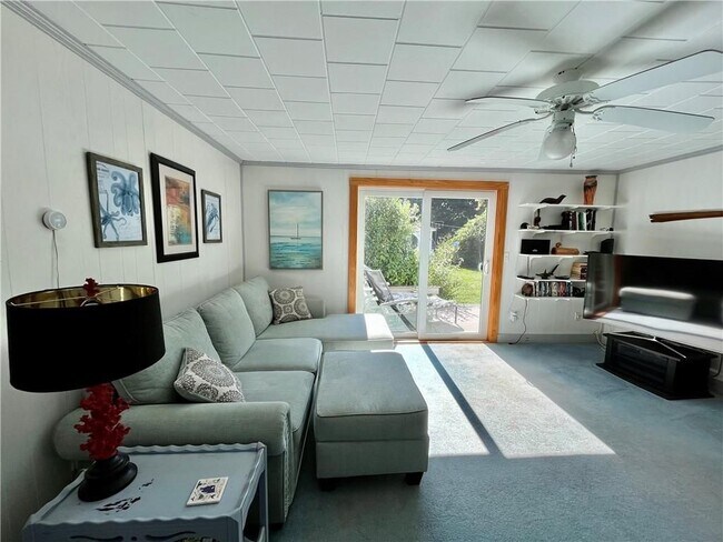 Building Photo - 27 S Shore Rd