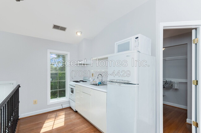 Building Photo - 813 31st St S