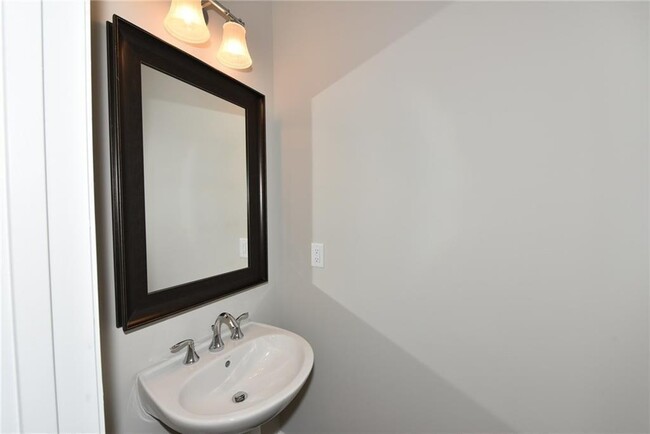 Building Photo - 5236 Cresslyn Rdg
