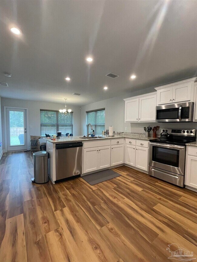Building Photo - 7130 Sonny Dr