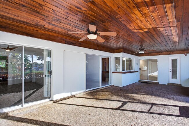 Building Photo - 4060 NE 26th Ave