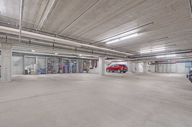 Building Photo - 647 Metropolitan Way