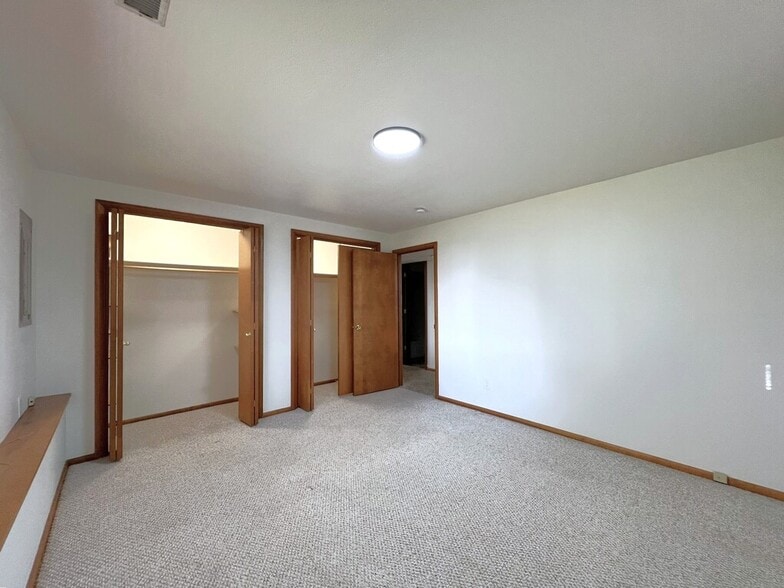 Building Photo - 2909 N Hillway Dr