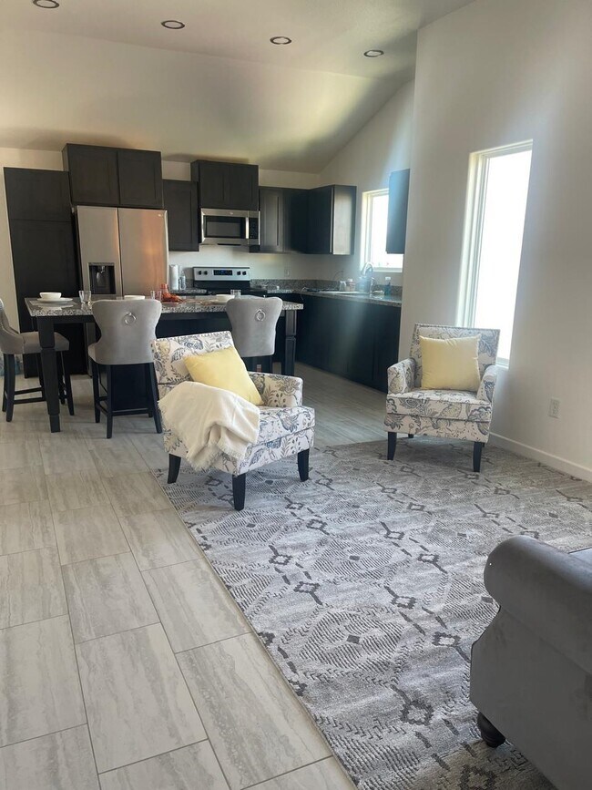 Building Photo - 6521 Adenia Loop