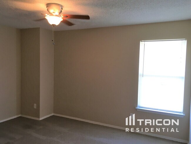 Building Photo - 5717 Indian Hill Dr