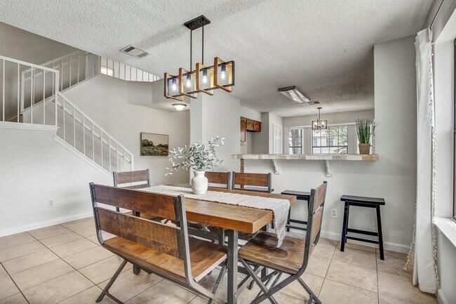 Building Photo - 17516 Klamath Falls Dr