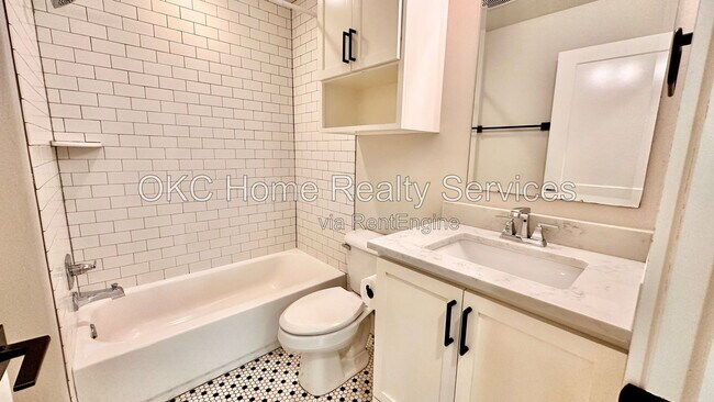 Building Photo - 941 Pedalers Ln