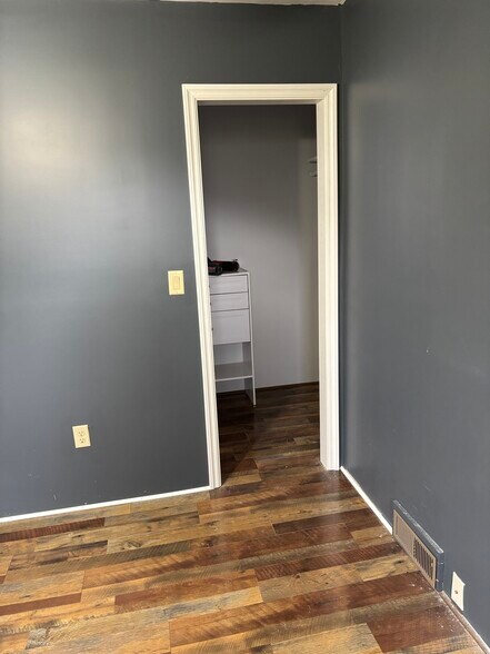 Building Photo - 579 W Mahoning St