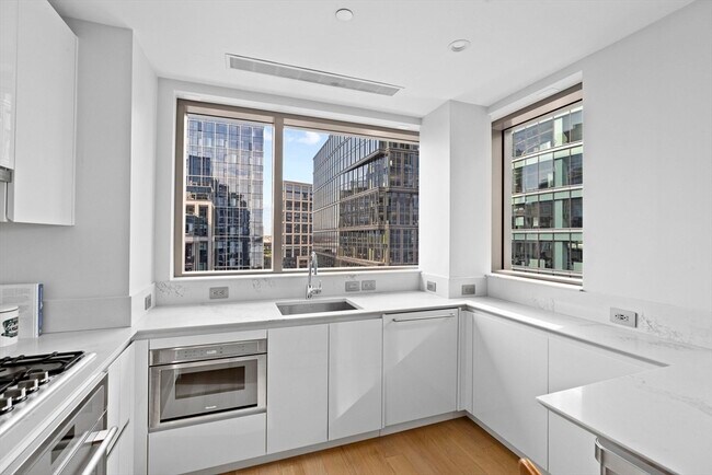 Building Photo - 133 Seaport Blvd