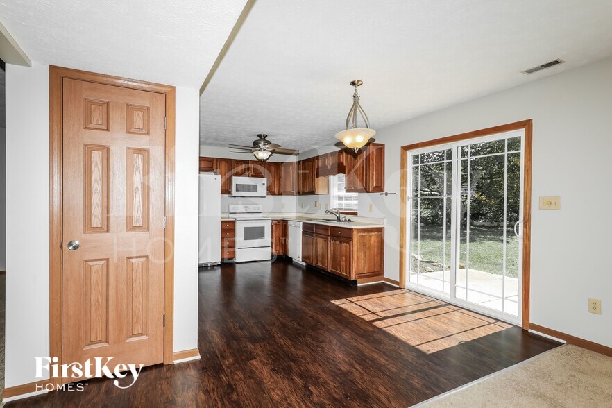 Building Photo - 10087 Palmaire Pl